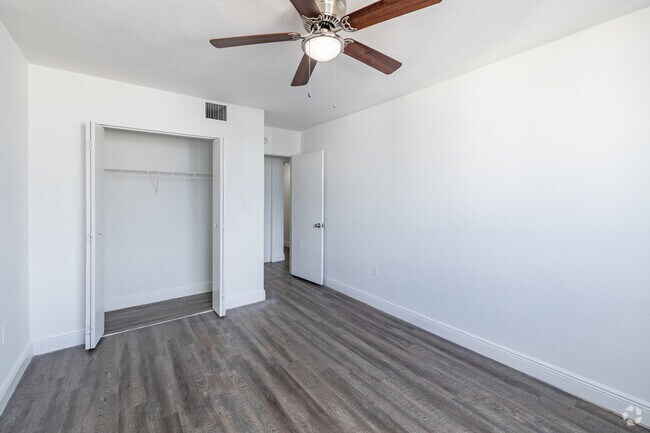 2BD, 2BA - 1,007SF - Second Bedroom