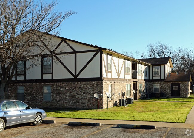 Photo - Pecan Tree Square