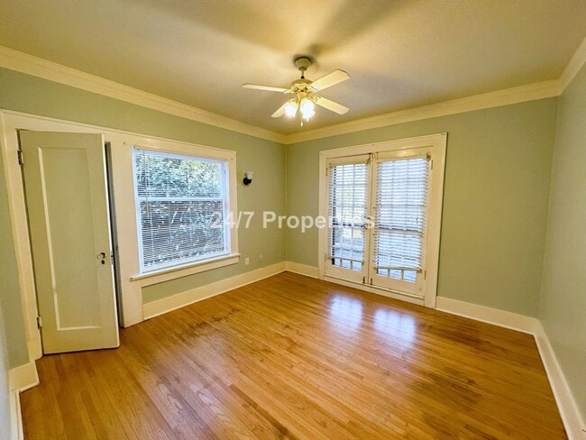 Photo - 314 NE Lombard St