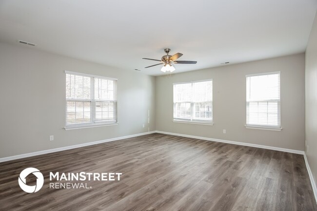 Photo - 1135 Larkspur Ln