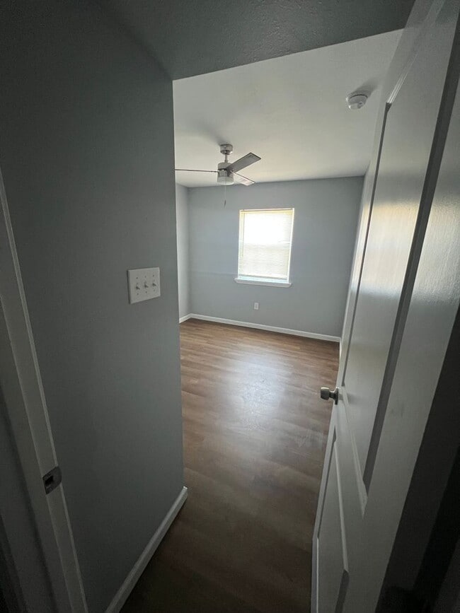 Photo - 4 Bedroom 2.5 Bath Townhouse