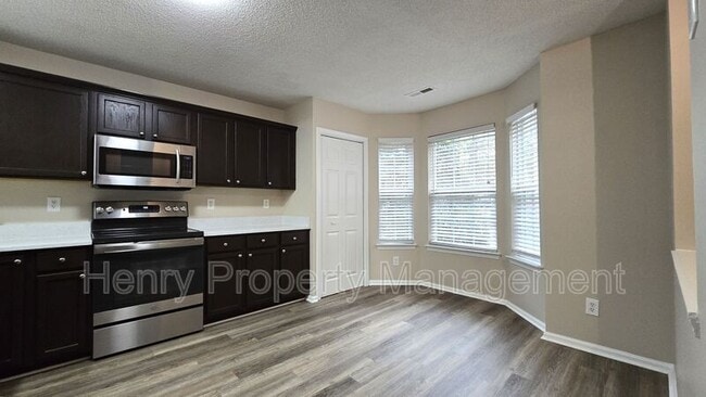 Photo - 310 Virens Dr