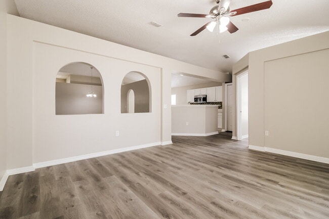 Photo - 2303 Tealwood Circle