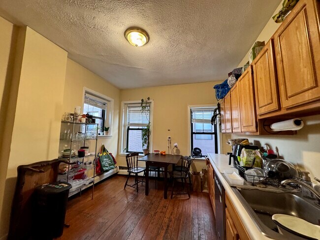 Photo - 1516 Tremont St