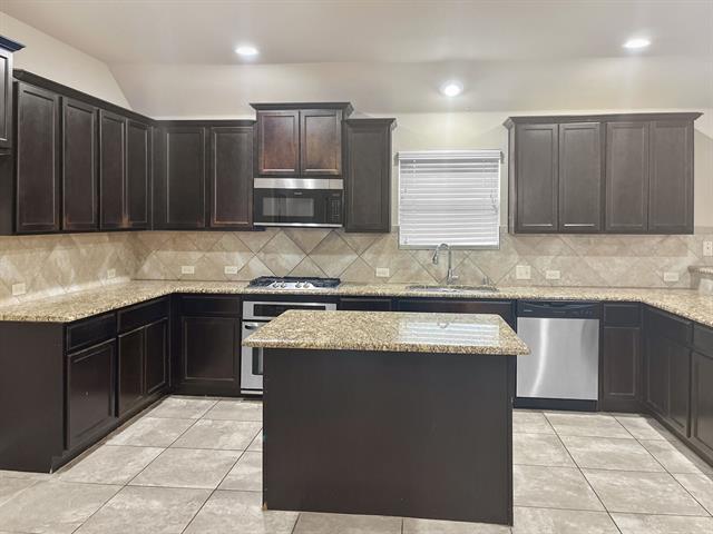 Photo - 10209 Pear Valley Rd