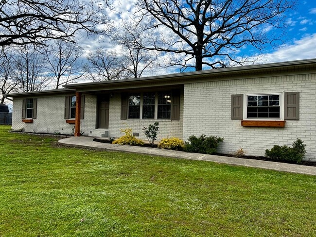 Photo - 895 Marion Anderson Rd