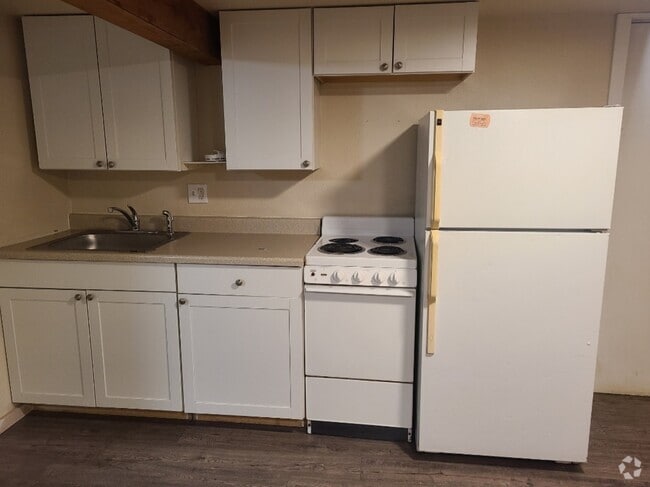 Building Photo - 708 S Ruby St Rental
