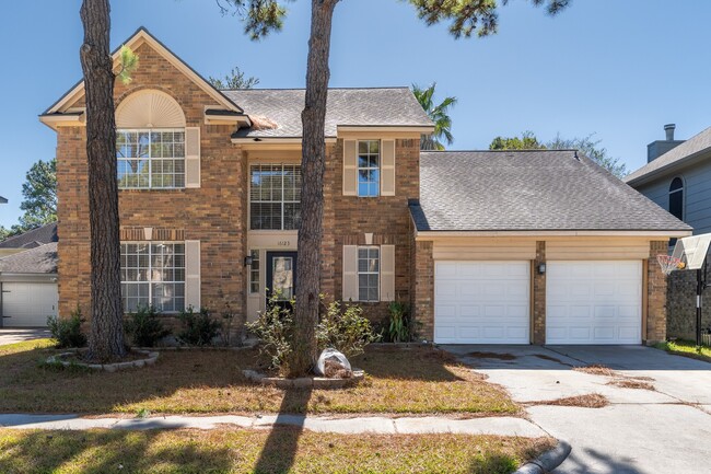 Building Photo - 16123 Cairngorm Ave