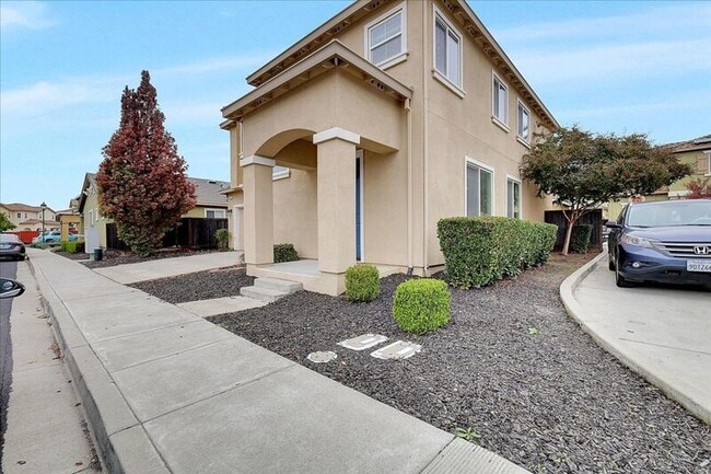 Photo - 566 Del Mar Cir