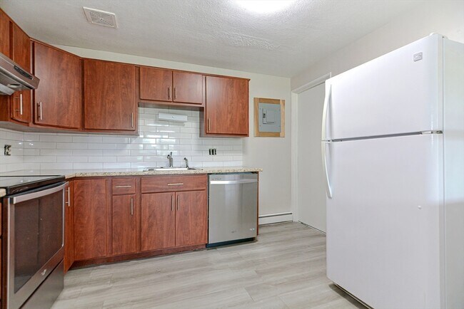 Photo - 4 Colonial Village Dr Unit 9