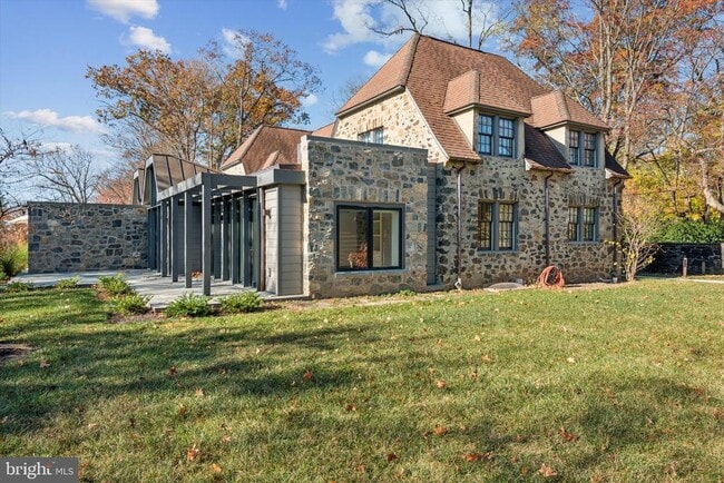 Photo - 767 Newtown Rd