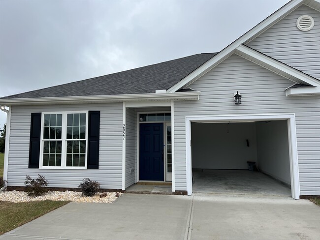 Photo - 2005 Briarwood Dr