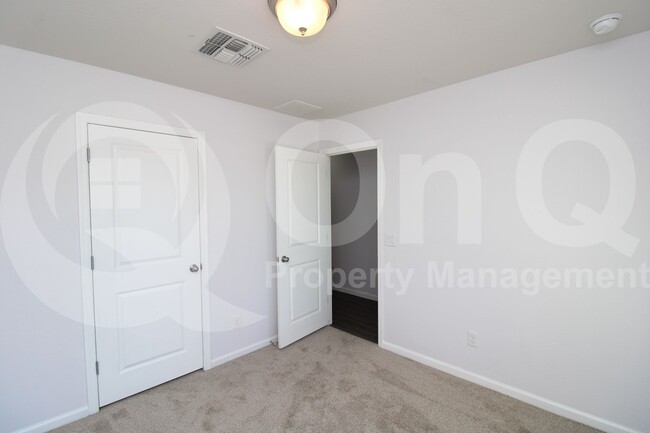Photo - 286 E Bobcat Pl House