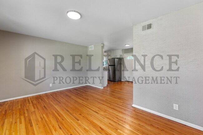 Photo - 2340 S Vine St