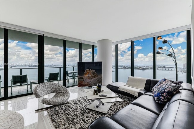 Building Photo - 3131 NE 7th Ave Unit # 4001 Rental