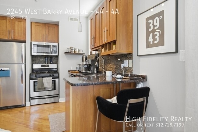 Photo - 2245 W Barry Ave Unit 4A