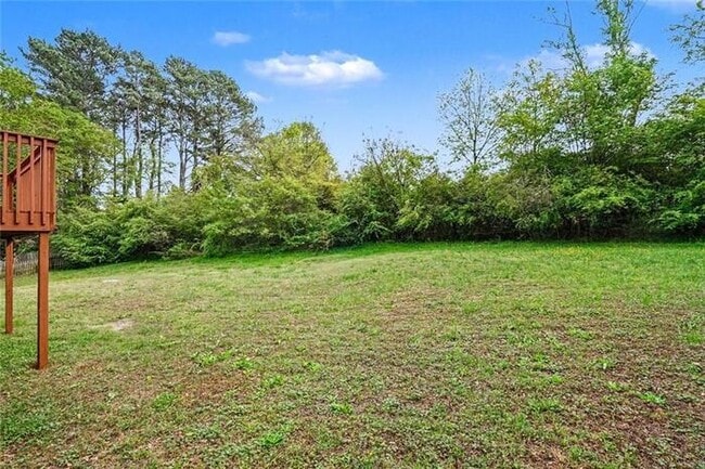 Photo - Beautiful, move-in ready split-level home in Hoschton