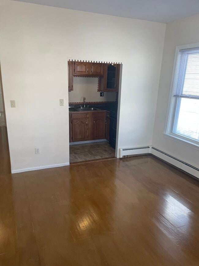 653 Walk Hill St Unit Cozy 1 bedroom apartment