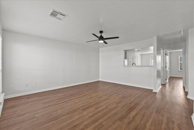 Photo - 2142 Roatan Calle