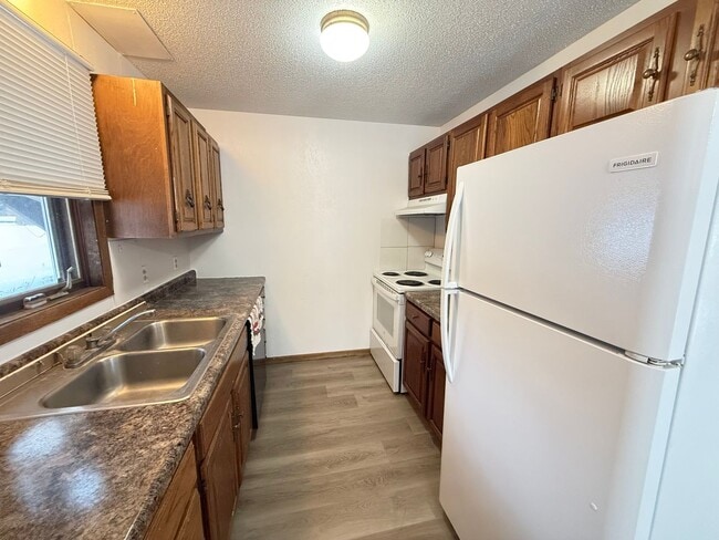 Photo - 301 23rd St SE Unit Lower