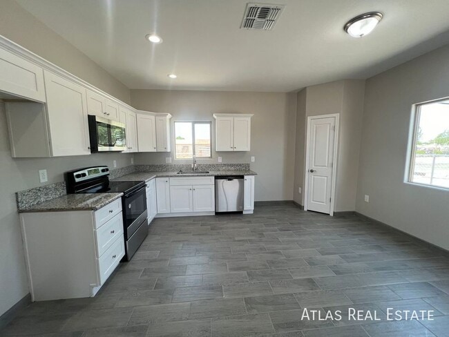 802 E 35th St Unit 1