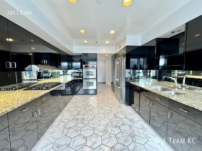 Photo - 235 Ward Pkwy Unit 901