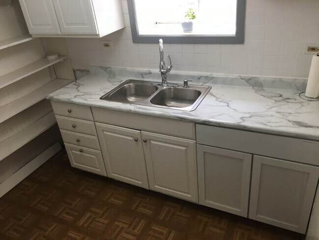 Photo - 4816 W Grace St Unidad G