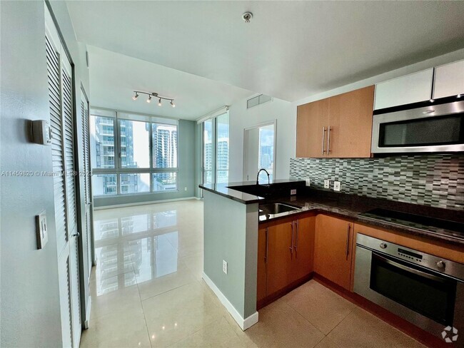 Building Photo - 300 S Biscayne Blvd Rental