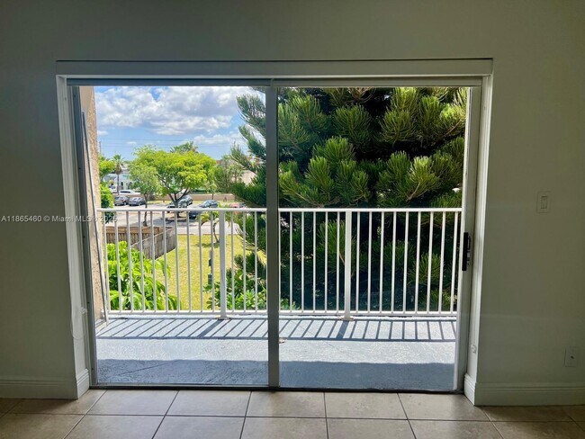Photo - 4810 NW 79th Ave Unit 305