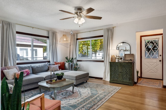 Photo - 2015 Wood St