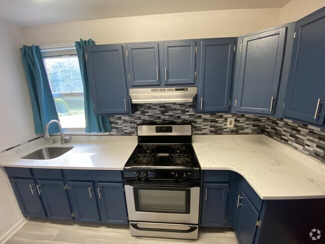 Building Photo - 6 Winchester Ave Unit 1B Rental