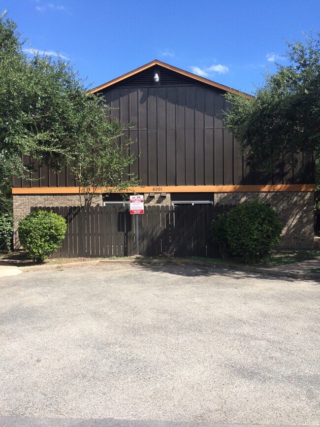 Photo - 6001 Cougar Dr