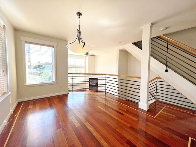 Photo - 4507 Evanston Ave N