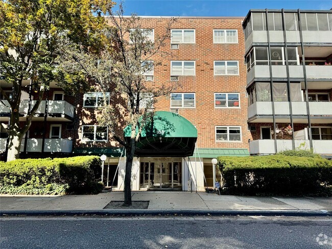 Building Photo - 100 Lincoln Ave Unit 24C Rental