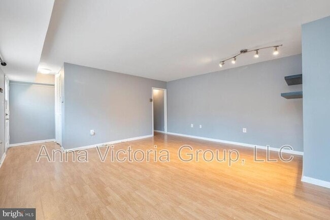 Photo - 10620 Weymouth St Unit 1