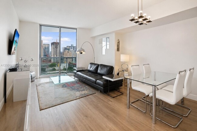 Photo - 185 SW 7th St Unit 2105