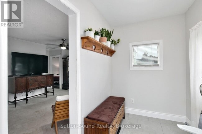 Photo - 785 7th St E