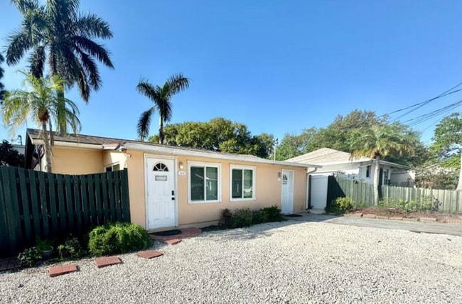 10548 Lake Dr Unit B