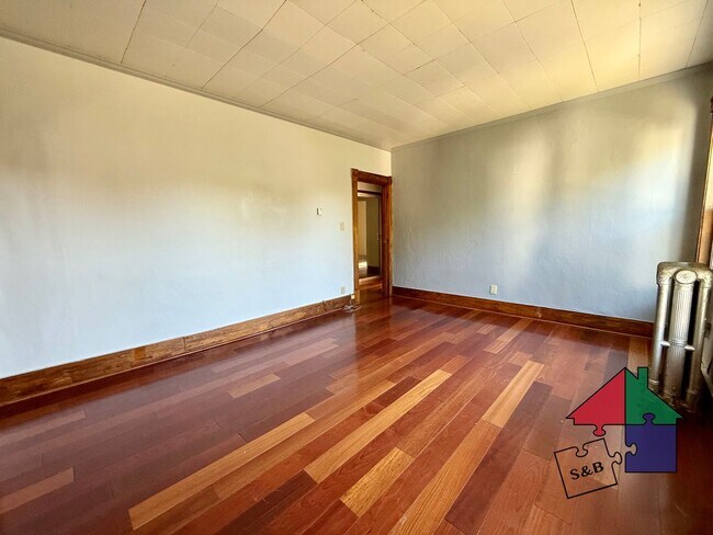19 College St Unit 2
