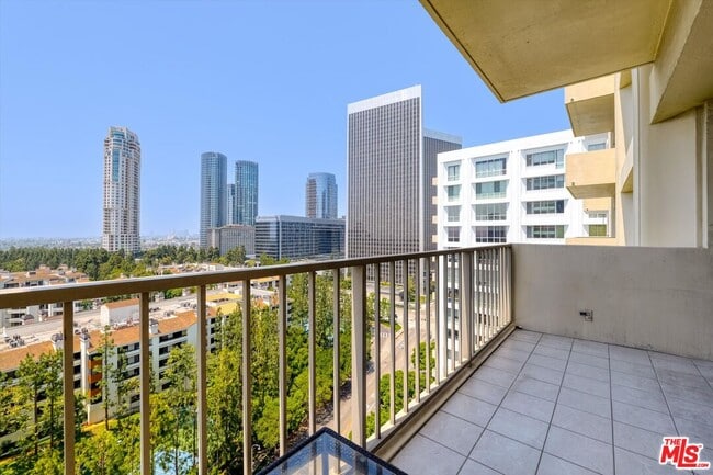 Photo - 2170 W Century Dr Unidad 1809