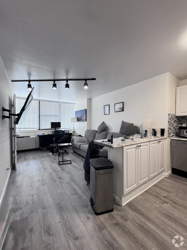 Building Photo - 280 Marin Blvd Rental