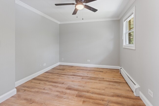 Photo - Rehabbed 2 Bedroom In Prime Lake Bluff Location - Pet Friendly - Free Parking! Unit D