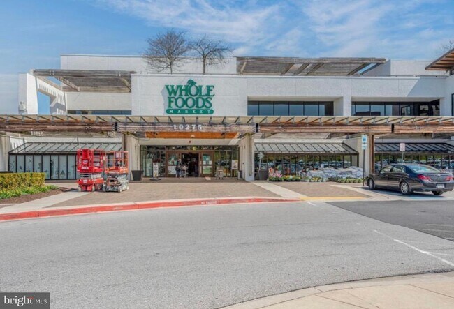 Photo - 10205 Wincopin Cir Unit 302