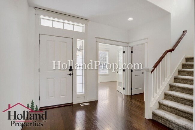 Photo - Spacious 4-Bedroom Portland Home with Fenced Yard, Fireplace & Modern Finishes!