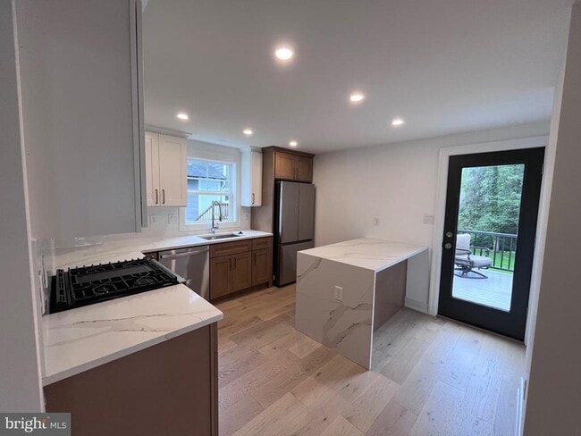 Photo - 625 Conestoga Rd