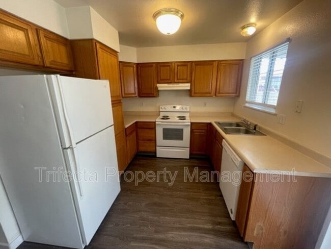 Photo - 2121 35th Ave