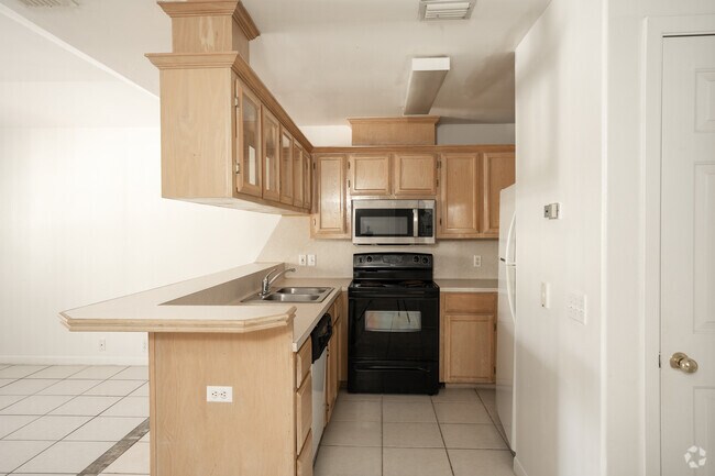 1BR, 1BA - 900SF - Kitchen