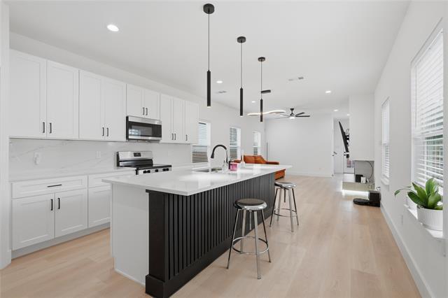 Photo - 404 N Moore St