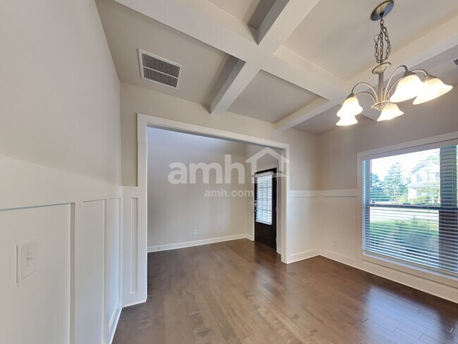 Photo - 1300 Victoria Walk Ln