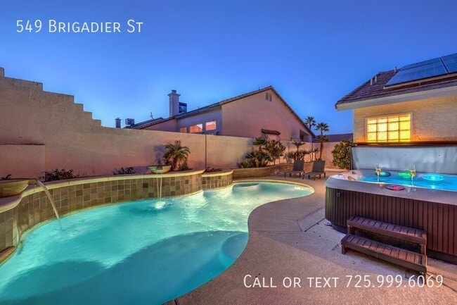 Building Photo - 549 Brigadier St